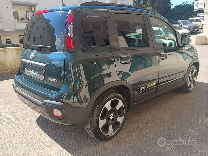 Usata Fiat Panda Cross Cross 70 CV (51 kW) 2025 Verde Utilitaria