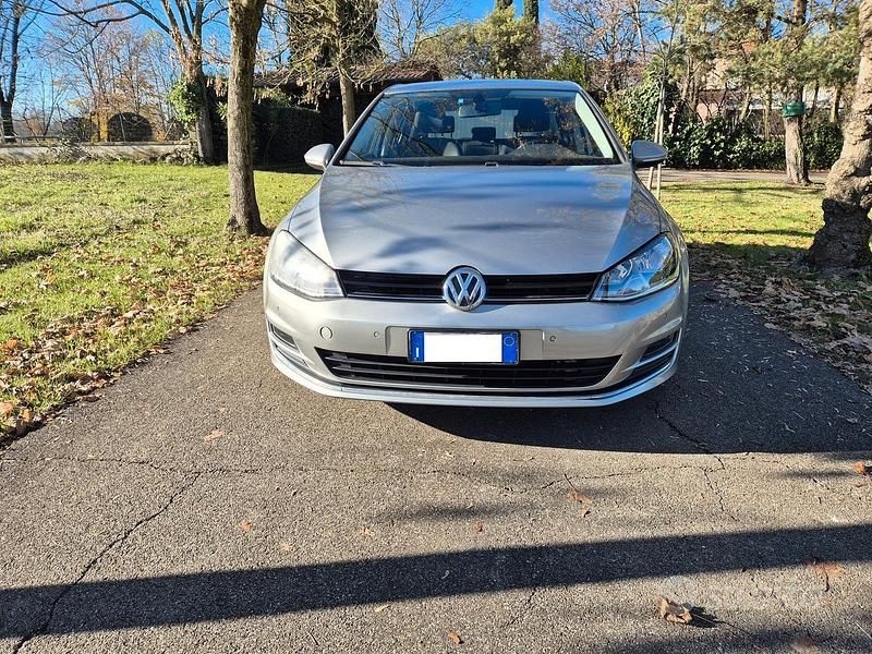 Grigio Usata 2013 VW Golf VII Highline Tre volumi | 5000 € (Super prezzo) - Immagine 1/4