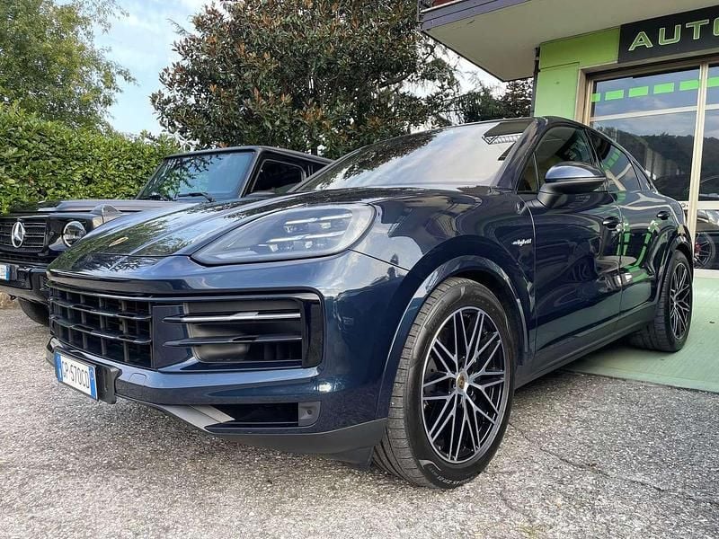 Usata Porsche Cayenne Coupe 470 CV (345 kW) 2023 Blu/azzurro Coupé