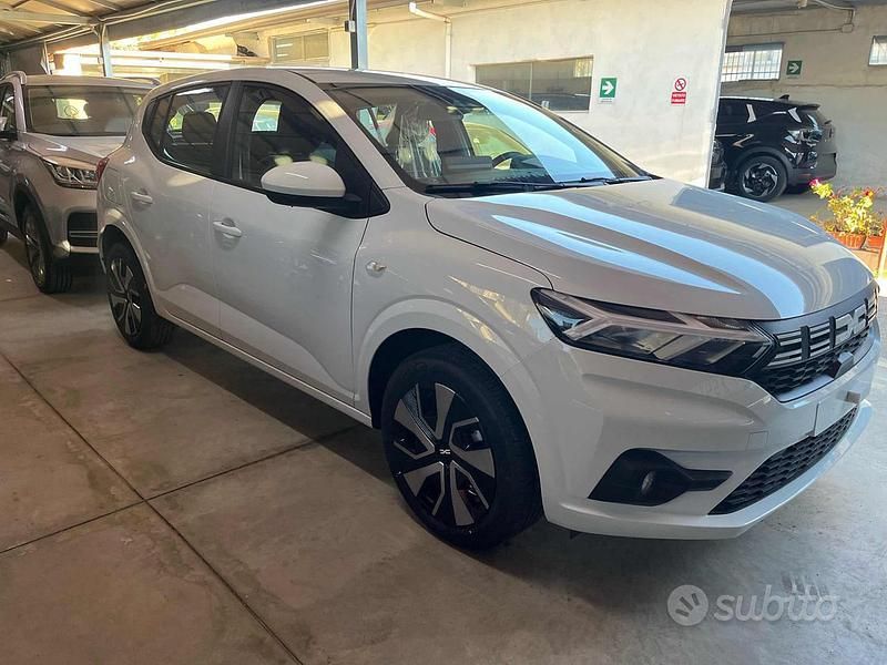 Nuova Dacia Sandero Expression 100 CV (73 kW) 2025 Vari colori Berlina
