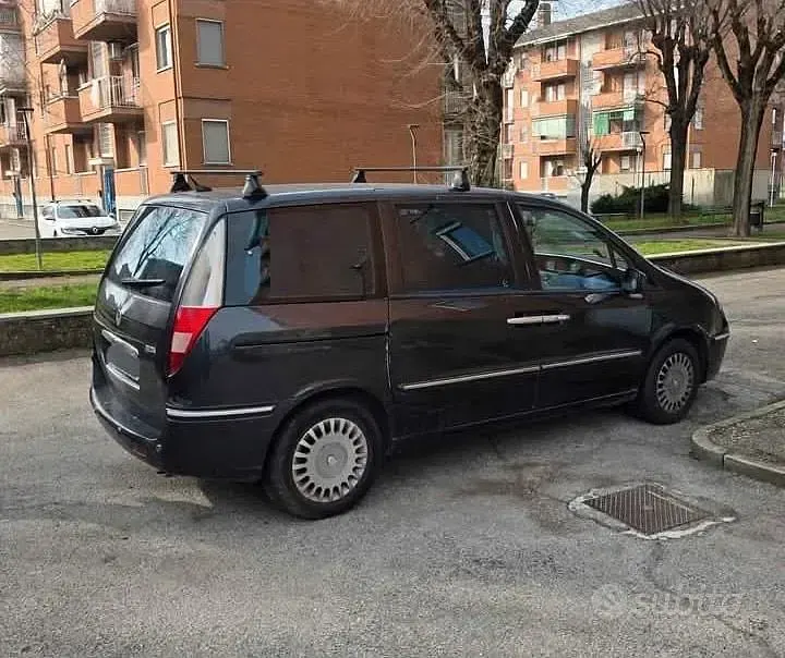 Usata Lancia Phedra 128 CV (94 kW) 2005 Nero Monovolume