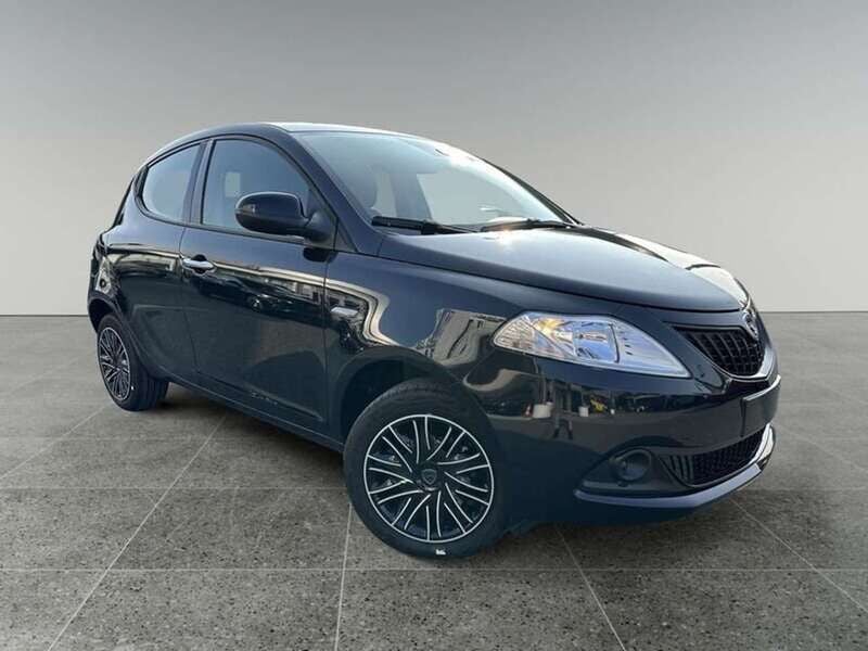 Usata Lancia Ypsilon S 69 CV (50 kW) 2024 Nero Utilitaria