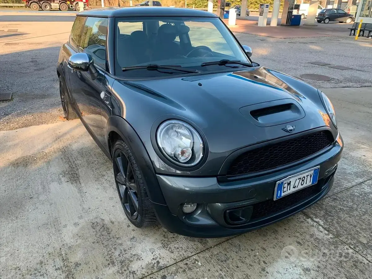 Begagnad Mini Cooper SD 143 HK (105 kW) 2012 Grå Halvkombi