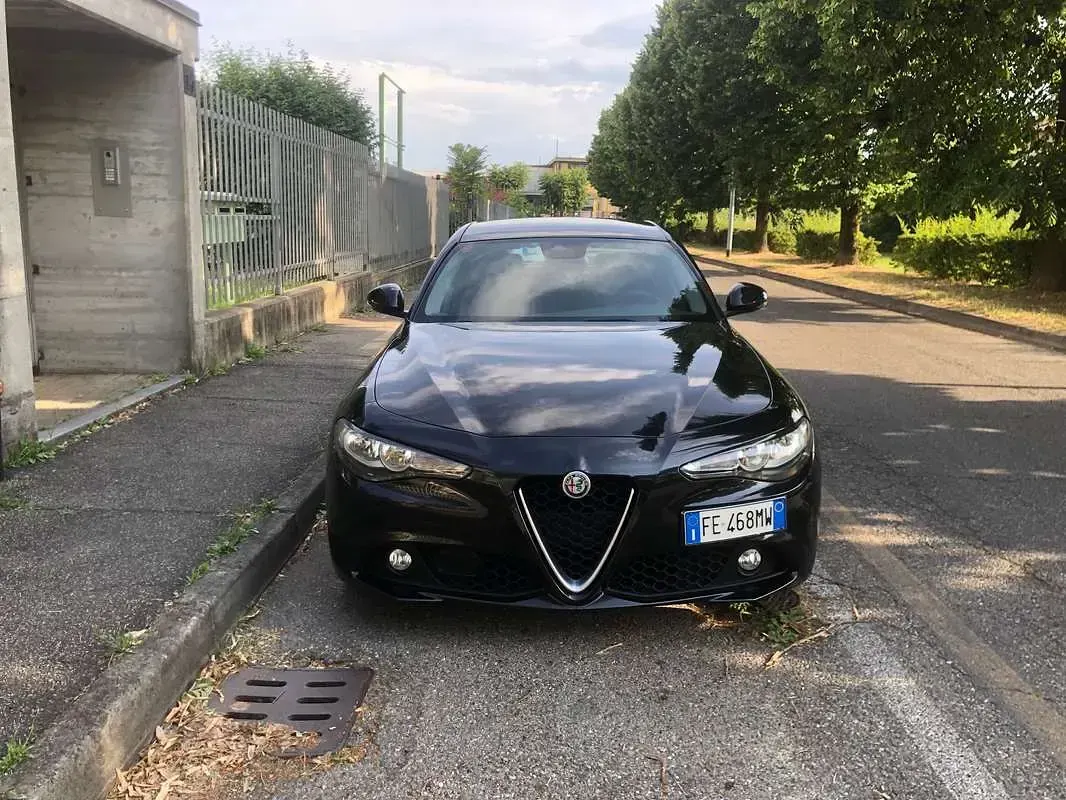 Usata Alfa Romeo Giulia Business 150 CV (110 kW) 2016 Nero Berlina