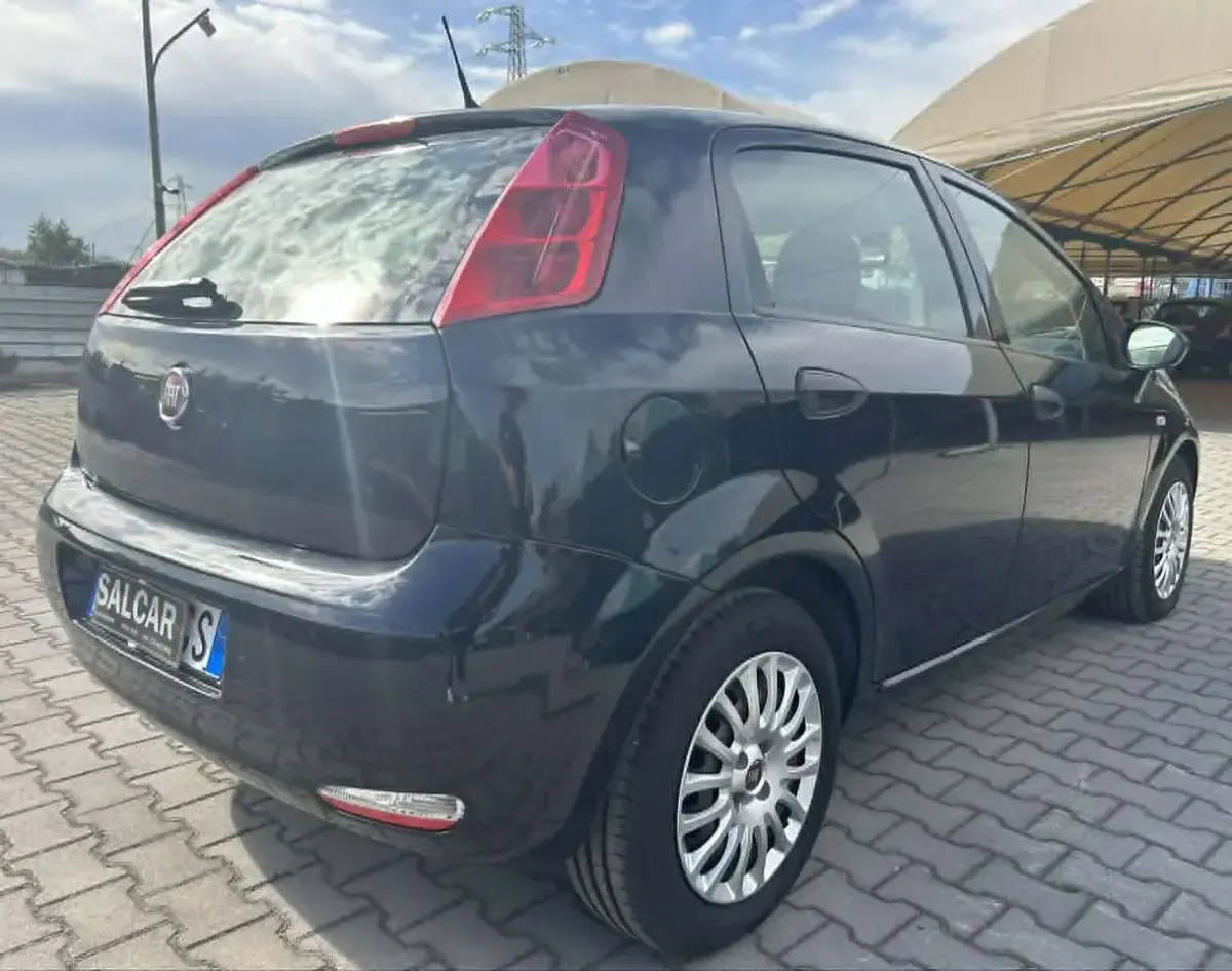 Usata Fiat Punto 95 CV (69 kW) 2018 Blu/azzurro Utilitaria
