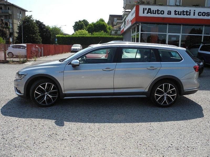 Usata VW Passat Alltrack 190 CV (139 kW) 2015 Grigio Station wagon