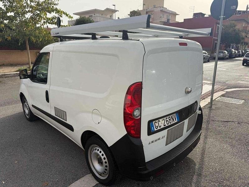 Usata Fiat Doblò 120 CV (88 kW) 2020 Bianco Monovolume