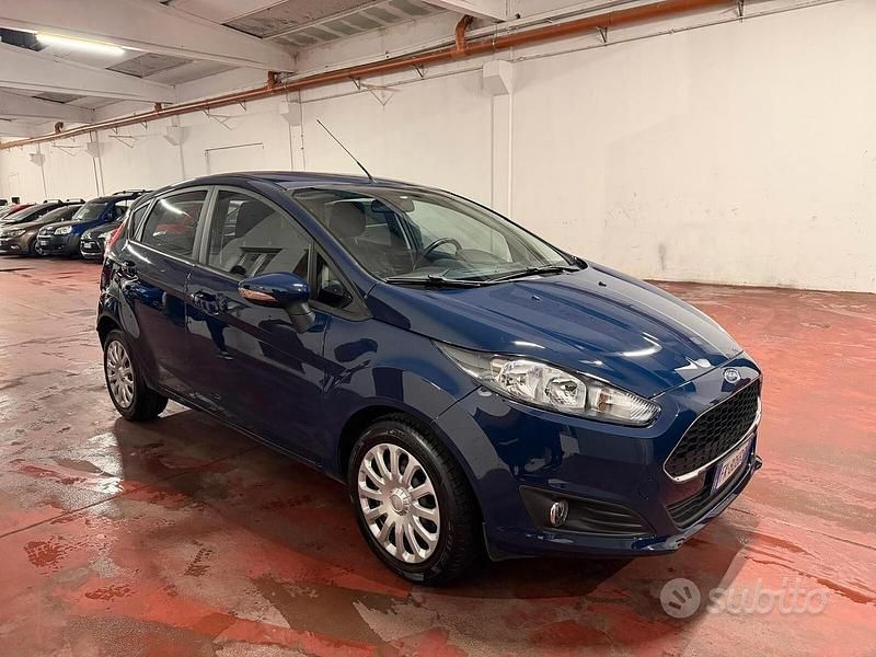 Usata Ford Fiesta 95 CV (69 kW) 2017 Blu Berlina