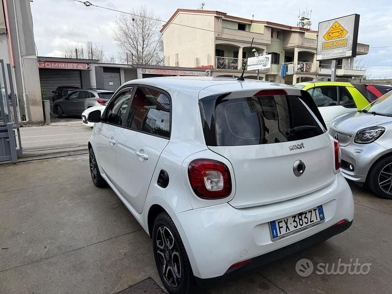 Usata Smart ForFour Passion 71 CV (52 kW) 2016 Bianco Utilitaria
