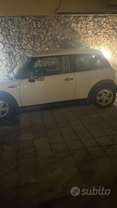 Begagnad Mini ONE 88 HK (64 kW) 2006 Vit Halvkombi