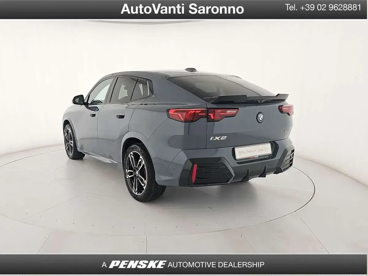 Usata BMW iX2 M Sport 150 kW (204 CV) 2025 Grigio SUV
