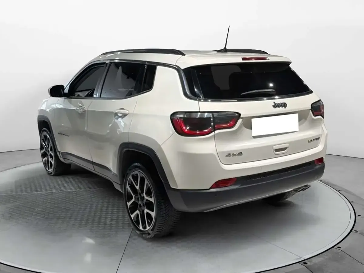 Usata Jeep Compass Limited 140 CV (102 kW) 2018 Bianco SUV