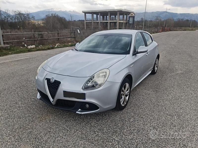 Usata Alfa Romeo Giulietta Distinctive 140 CV (102 kW) 2012 Grigio Utilitaria