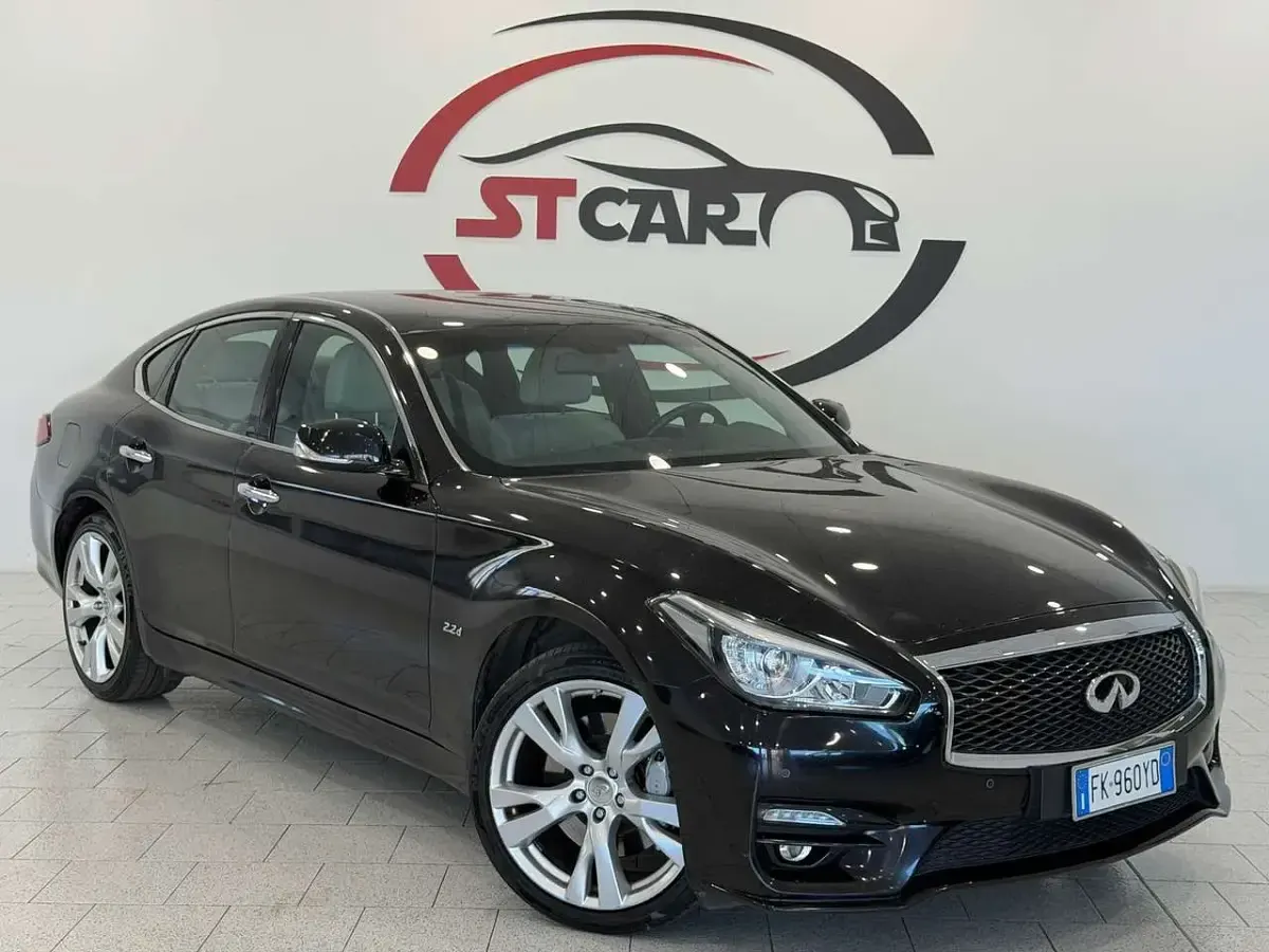 Usata Infiniti Q70 Premium Executive 170 CV (125 kW) 2015 Nero Berlina