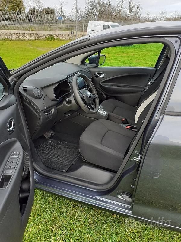 Usata Renault Zoe 80 kW (109 CV) 2022 Grigio Utilitaria