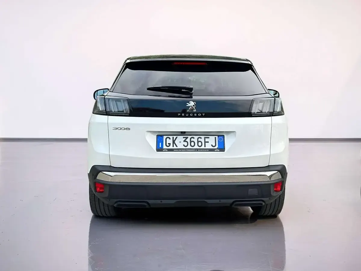Usata Peugeot 3008 Allure 131 CV (96 kW) 2022 Bianco SUV