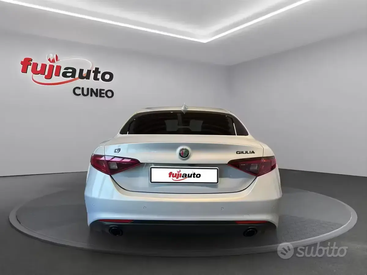 Usata Alfa Romeo Giulia Sprint 190 CV (139 kW) 2020 Grigio Berlina