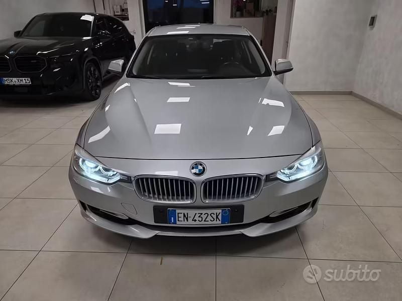 Usata BMW 318 143 CV (105 kW) 2012 Grigio Berlina