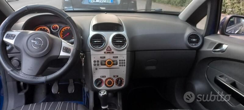 Usata Opel Corsa 80 CV (58 kW) 2009 Blu Utilitaria