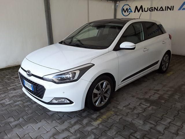 Usata Hyundai i20 Style 84 CV (61 kW) 2015 Bianco Utilitaria
