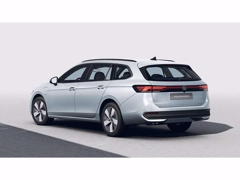 Nuova VW Passat Business 150 CV (110 kW) 2025 Dolomite silver metallizzato Station wagon