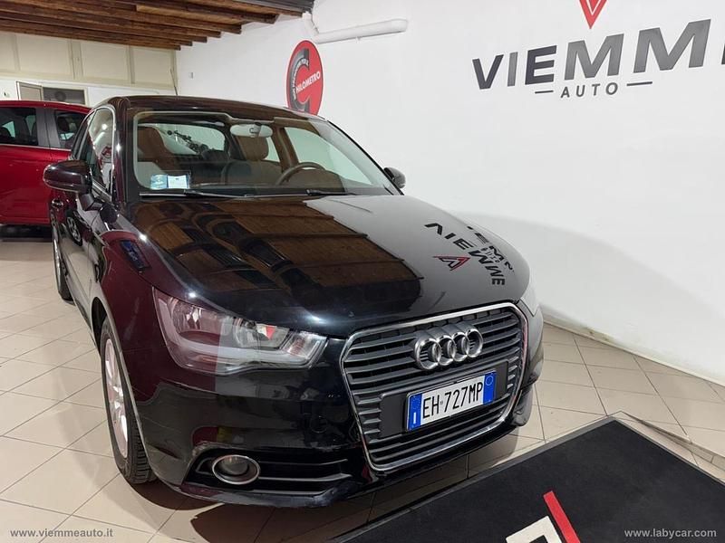 Nero Usata 2011 Audi A1 Attraction Due volumi | 8900 € (Buon prezzo) - Immagine 1/4