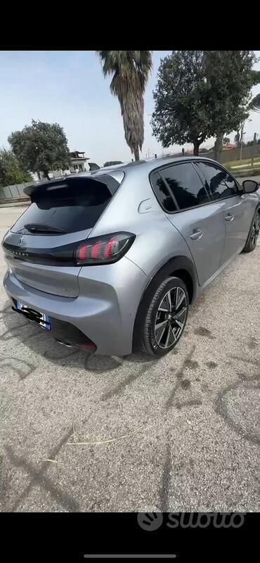 Usata Peugeot 208 GT 131 CV (96 kW) 2022 Utilitaria