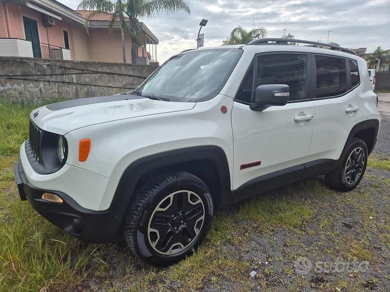 Usata Jeep Renegade Trailhawk 170 CV (125 kW) 2017 Bianco SUV
