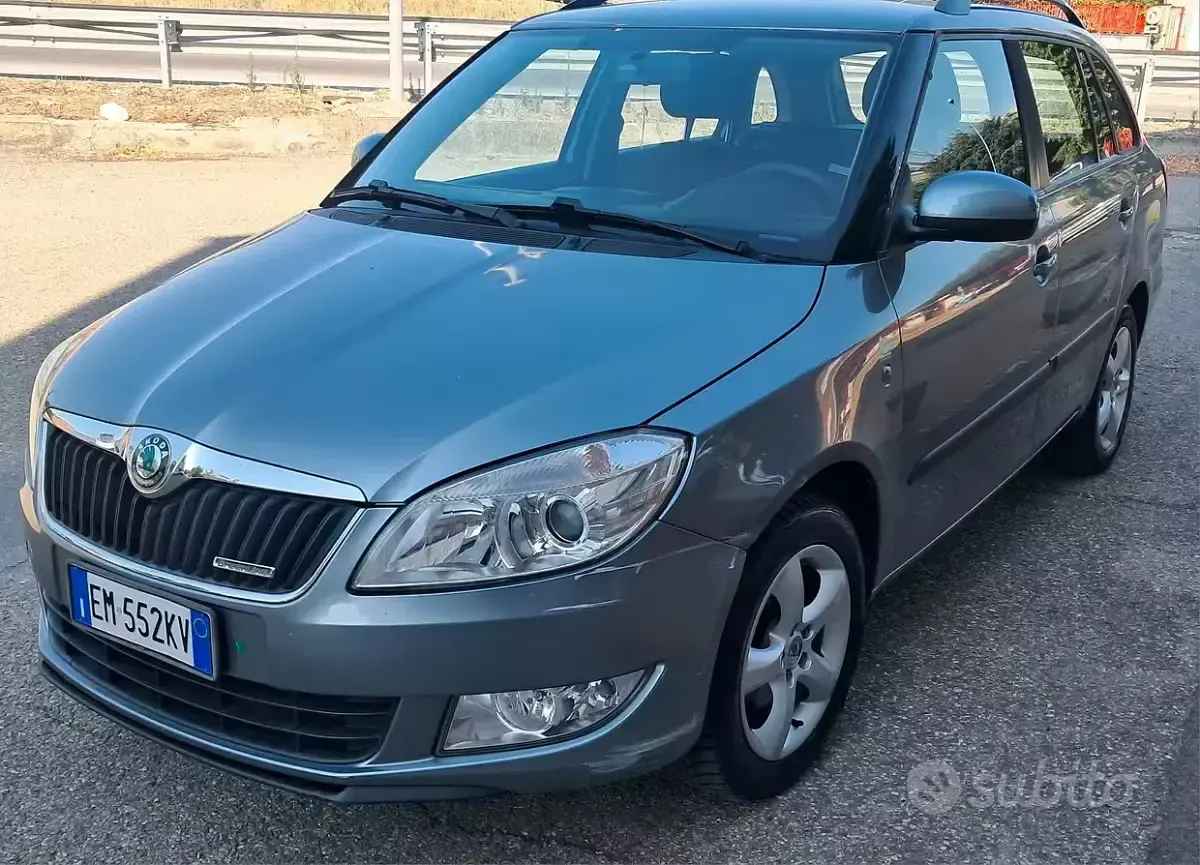 Usata Skoda Fabia 75 CV (55 kW) 2012 Grigio Station wagon