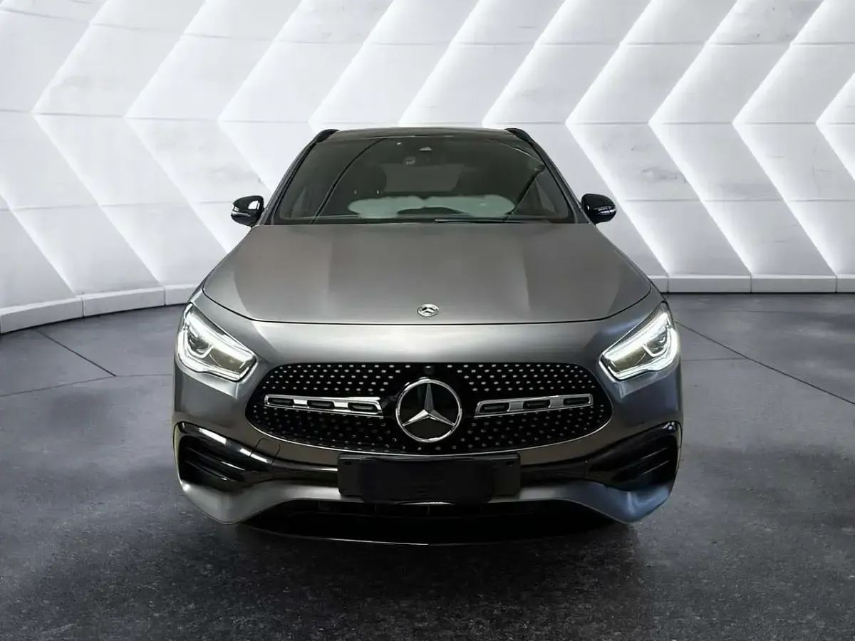 Usata Mercedes GLA200 Premium 150 CV (110 kW) 2022 Grigio SUV