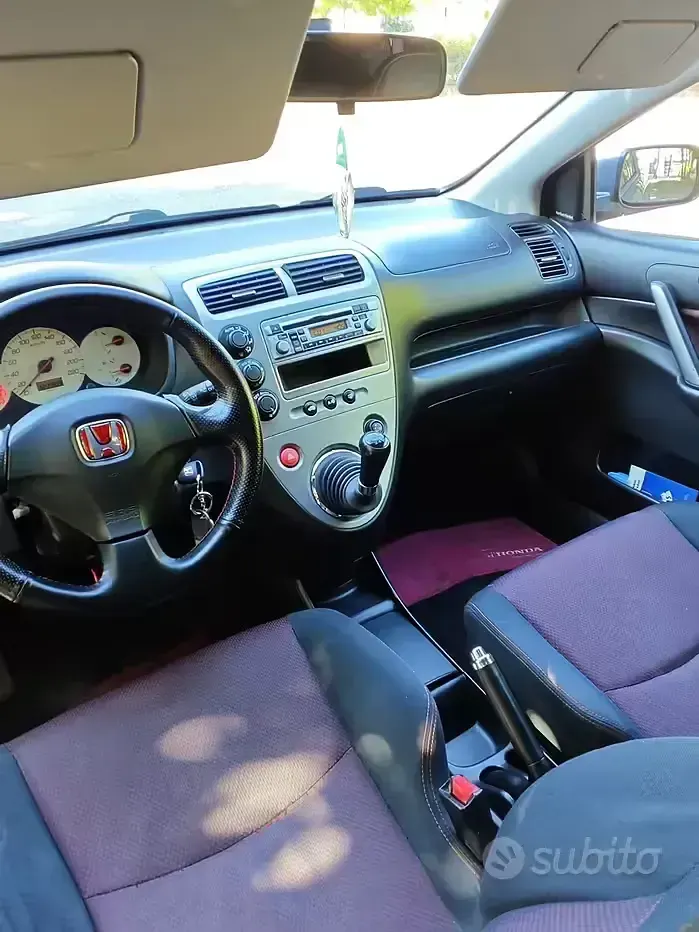 Usata Honda Civic 100 CV (73 kW) 2005 Grigio Berlina