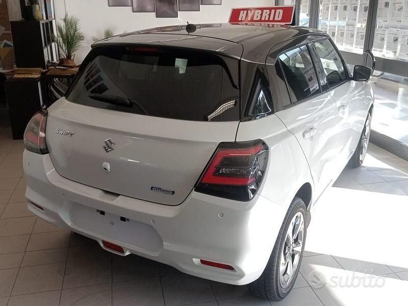 Nuova Suzuki Swift 90 CV (66 kW) 2025 Bianco Utilitaria