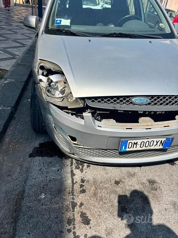 Second-hand Ford Fiesta 73 CP (53 kW) 2008 Berlinǎ