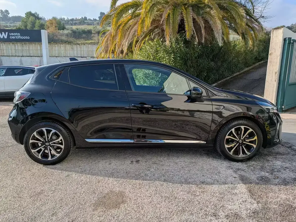 Usata Renault Clio V Techno 91 CV (66 kW) 2025 Nero Berlina