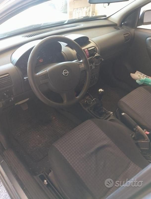 Occasion Opel Corsa 69 ch (50 kW) 2005 Gris Citadine
