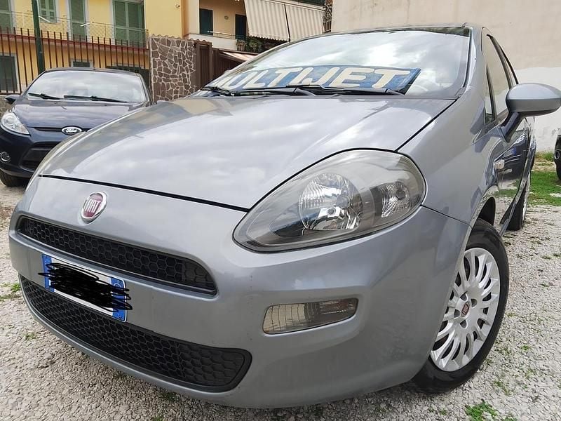 Usata Fiat Grande Punto 74 CV (54 kW) 2012 Grigio Utilitaria