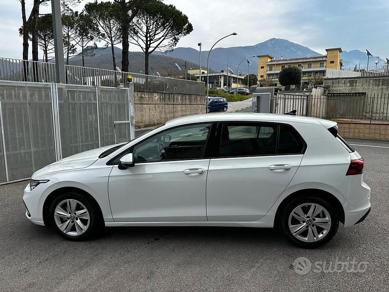 Usata VW Golf VIII Style 116 CV (85 kW) 2022 Bianco Berlina