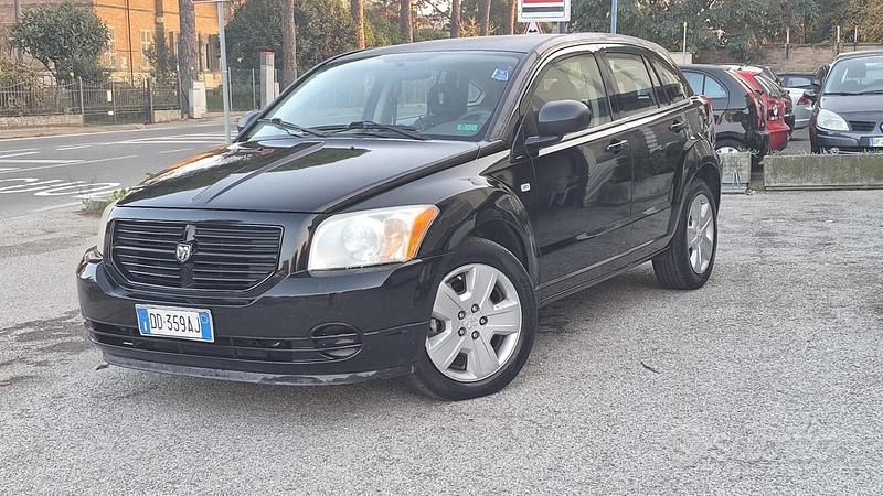 Nero Usata 2006 Dodge Caliber SXT Due volumi | 1700 € (Buon prezzo) - Immagine 1/4