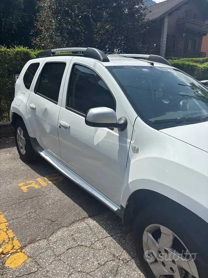 Usata Dacia Duster Ambiance 107 CV (78 kW) 2011 Bianco SUV