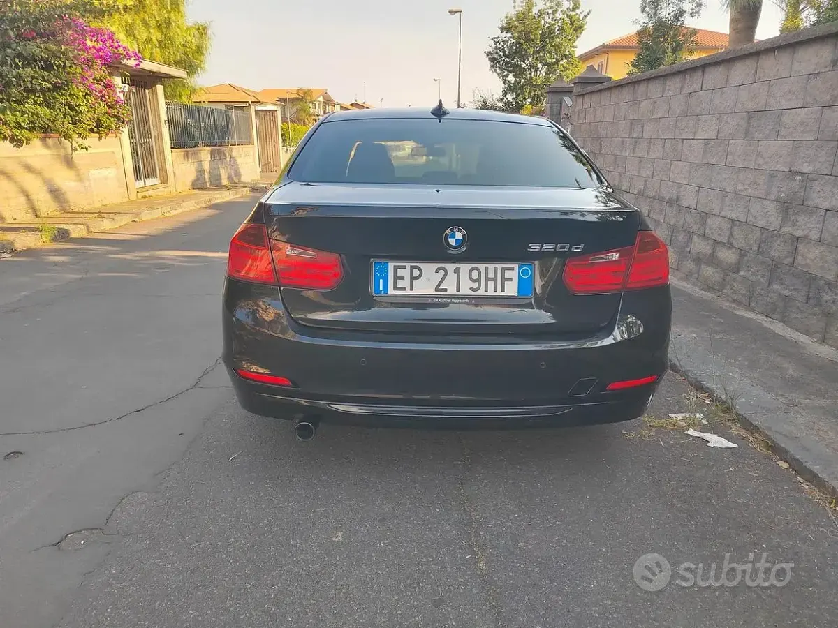 Usata BMW 320 184 CV (135 kW) 2012 Nero Berlina