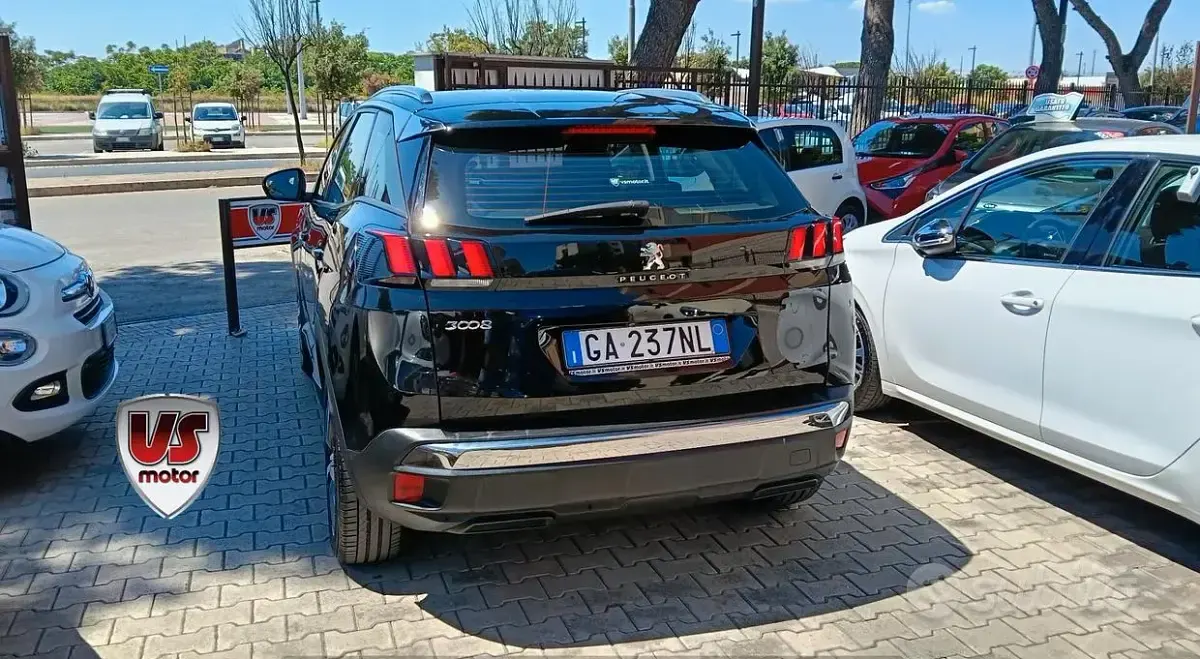 Usata Peugeot 3008 Business-Line 131 CV (96 kW) 2020 Nero SUV