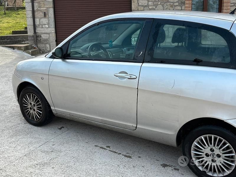 Begagnad Lancia Ypsilon 2007 Grå Halvkombi