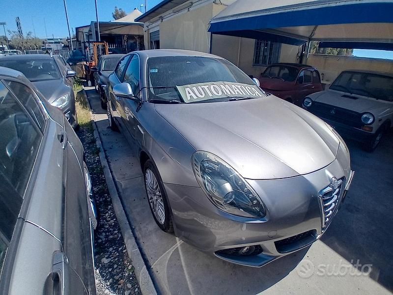 Usata Alfa Romeo Giulietta Distinctive 170 CV (125 kW) 2012 Giallo Utilitaria
