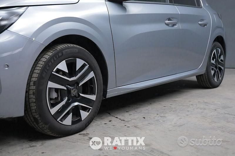 Usata Peugeot 208 Allure 110 CV (80 kW) 2025 Grigio artense Utilitaria