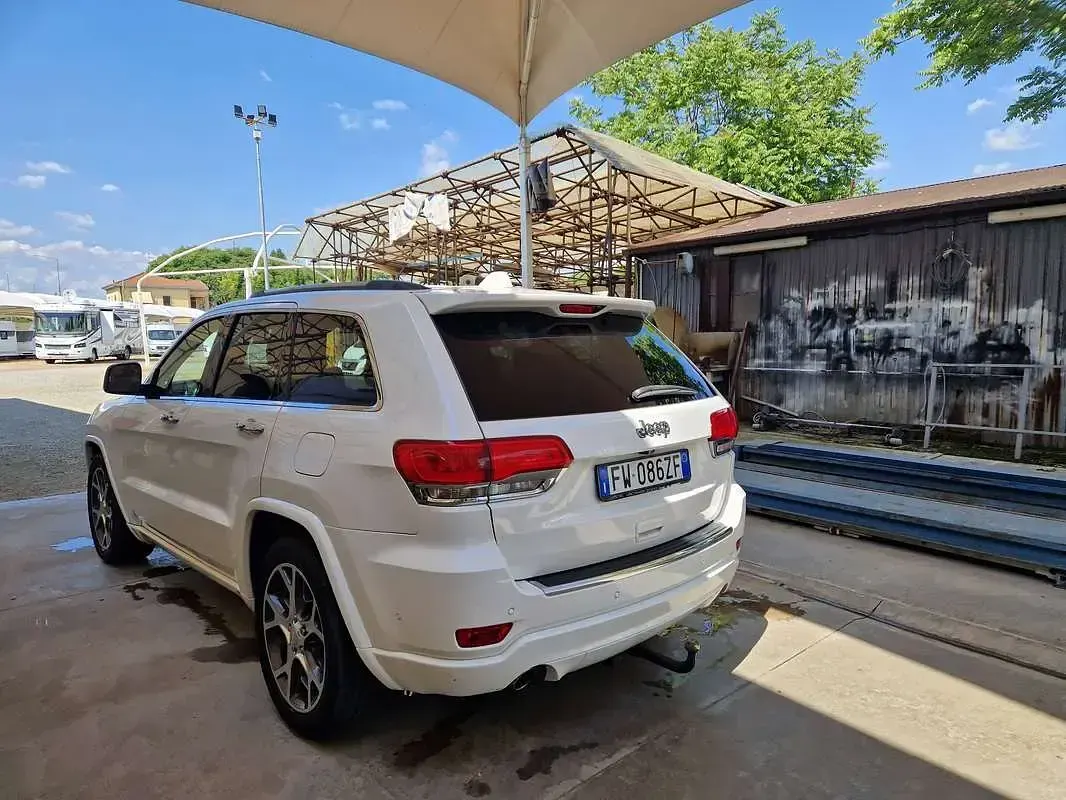Usata Jeep Grand Cherokee Overland 250 CV (183 kW) 2019 Bianco SUV