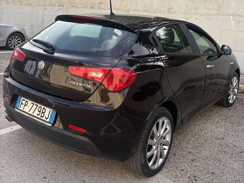 Usata Alfa Romeo Giulietta Tech Edition 120 CV (88 kW) 2018 Nero Berlina