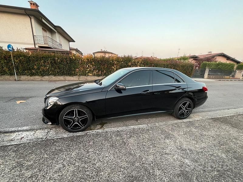 Usata 2013 Mercedes E200 Tre volumi | 8200 € - Immagine 1/4