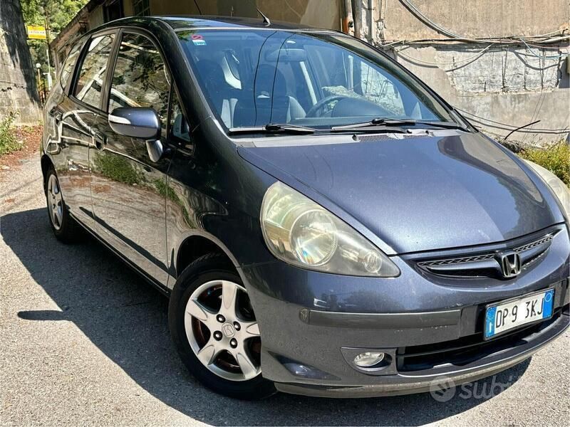 Usata 2008 Honda Jazz Due volumi | 1900 € (Ottimo prezzo) - Immagine 1/4