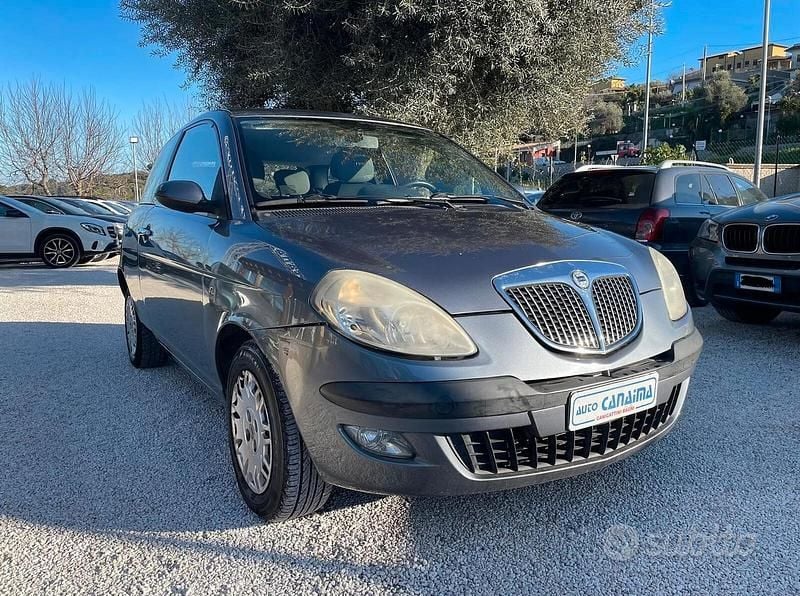 Usata Lancia Ypsilon 59 CV (43 kW) 2006 Grigio Utilitaria