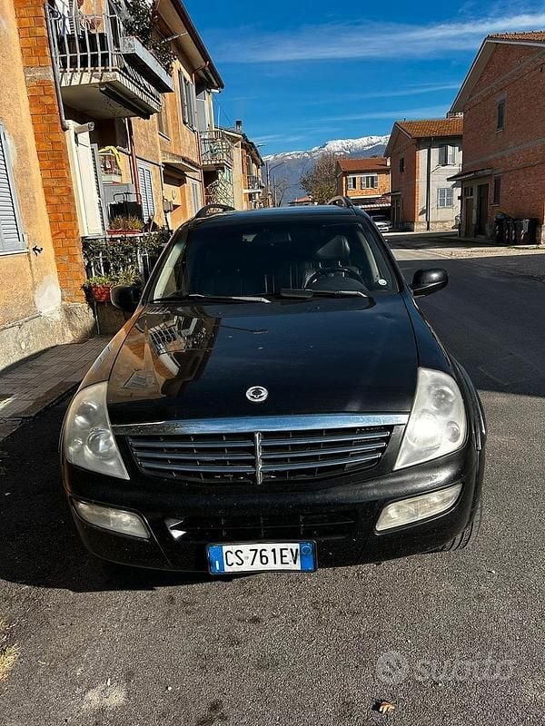 Nero Usata 2004 Ssangyong (KGM) Rexton SUV | 999 € - Immagine 1/4